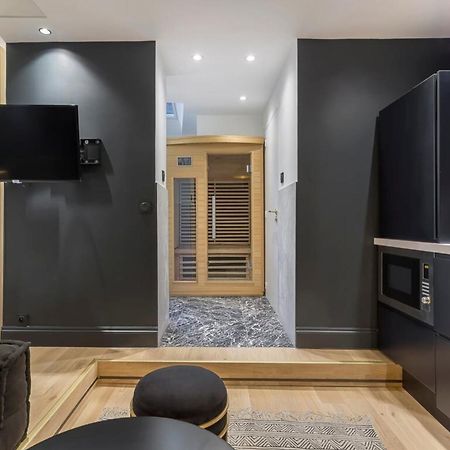Victor Hugo Romantic Suite - Sauna Et Balneo Лион Экстерьер фото