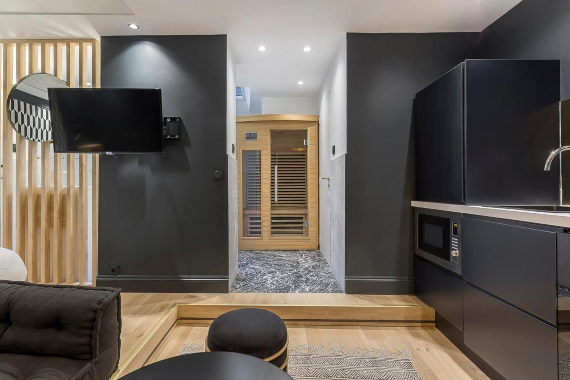 Victor Hugo Romantic Suite - Sauna Et Balneo Лион Экстерьер фото