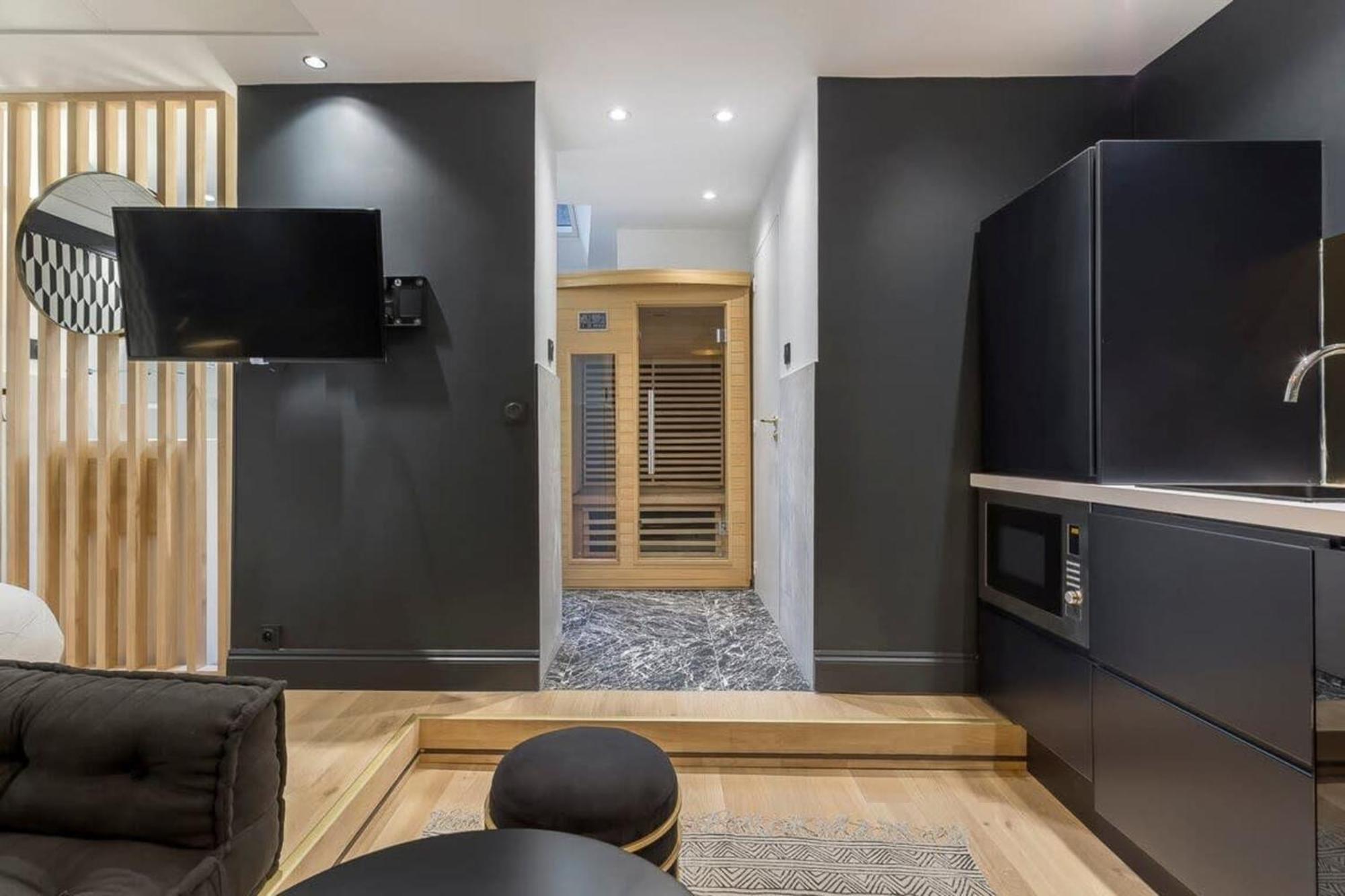 Victor Hugo Romantic Suite - Sauna Et Balneo Лион Экстерьер фото
